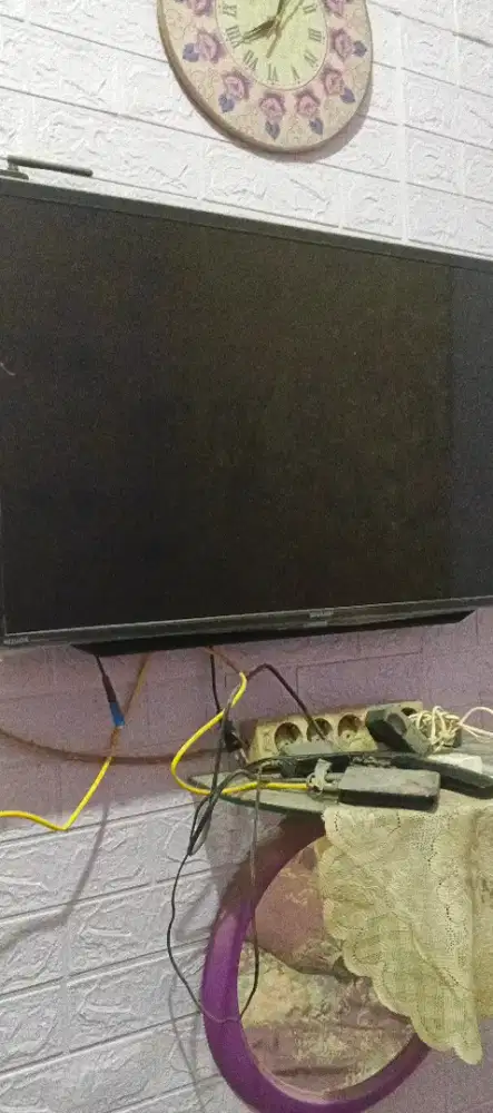 TV Sharp Aquos 34inc