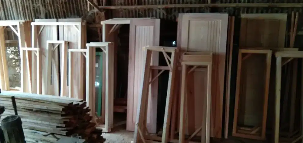 Menjual kusen pintu dan jendela COD