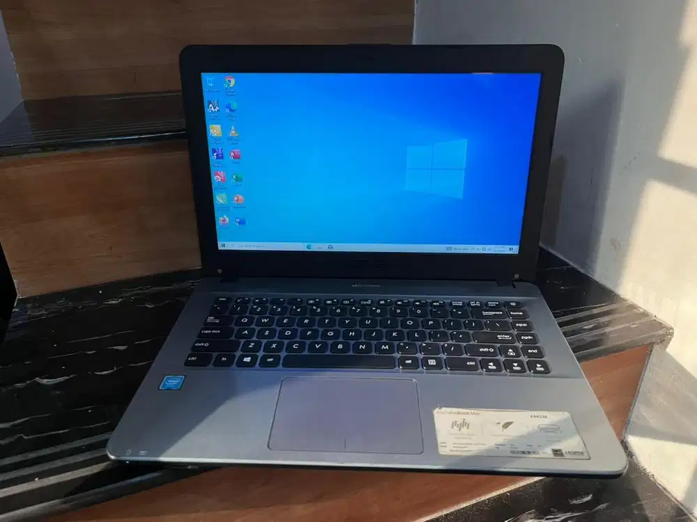 Laptop Asus X441M. 2 jutaan normal dan bergaransi