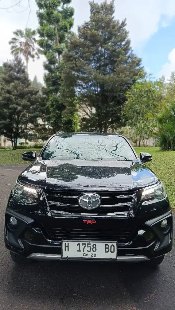 Fortuner VRZ TRDs Automatic 2.4 2018 Low KM Servis Record SalatigaKota