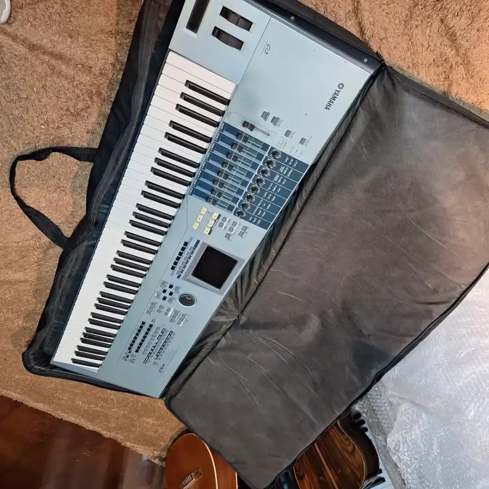 yamaha motif xs-7 (76keys) plus case