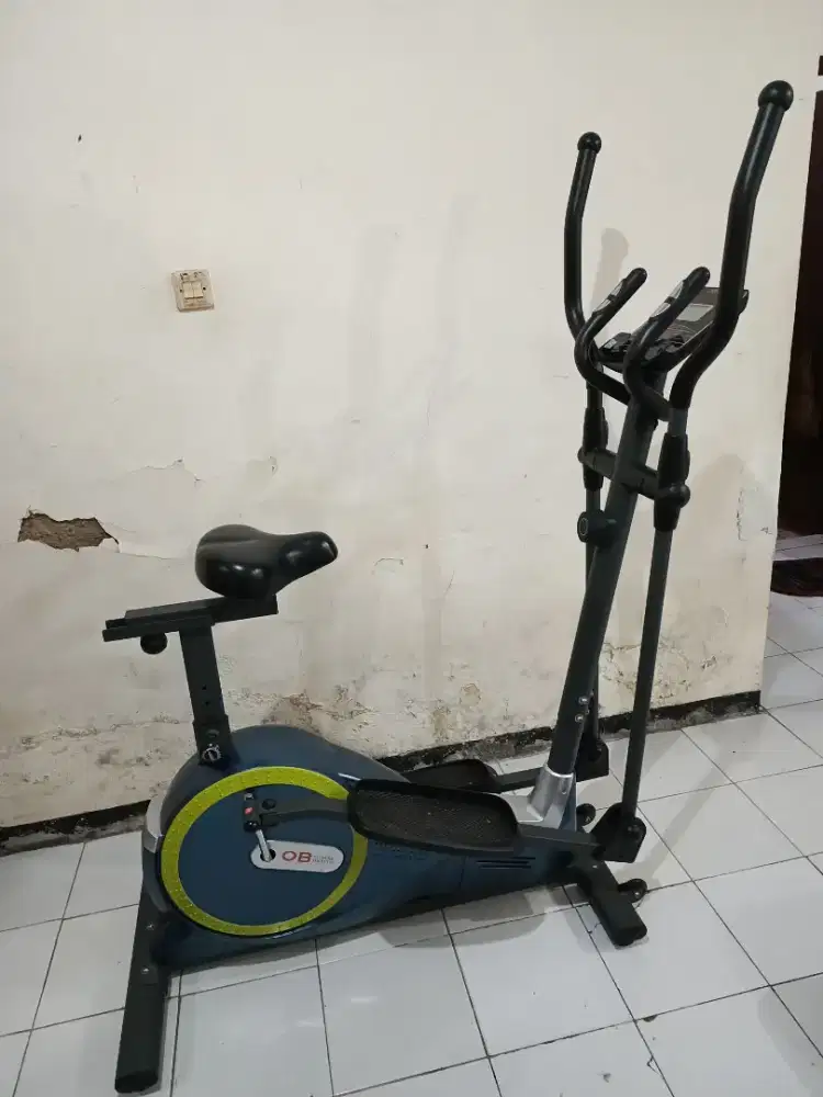 Alat olahraga sepeda statis crosstrainer OB fit