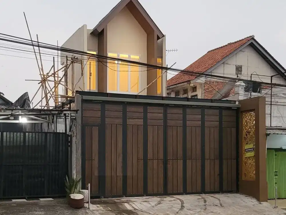 DISEWAKAN RUMAH KANTOR BARU STRATEGIS DI PINGGIR JALAN RAYA