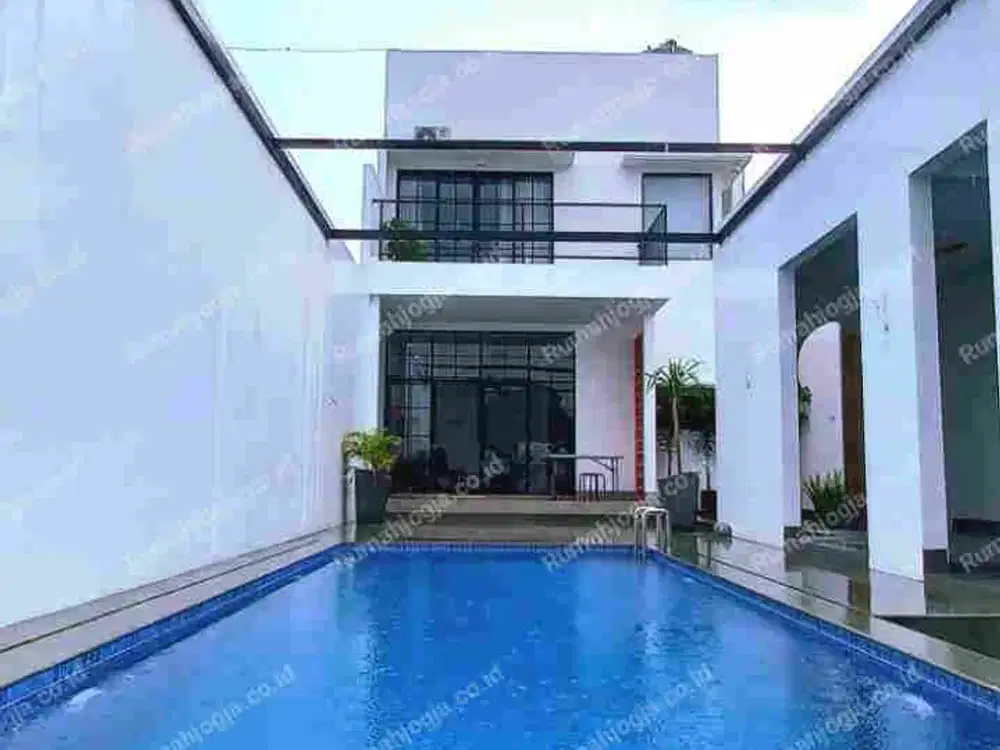 Rumah modern 2 lantai dengan kolam renang jln godean KM 6.5