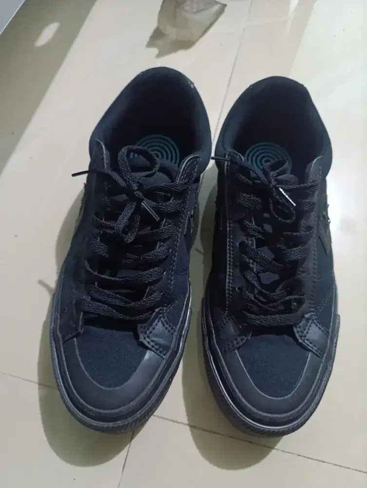 sepatu converse