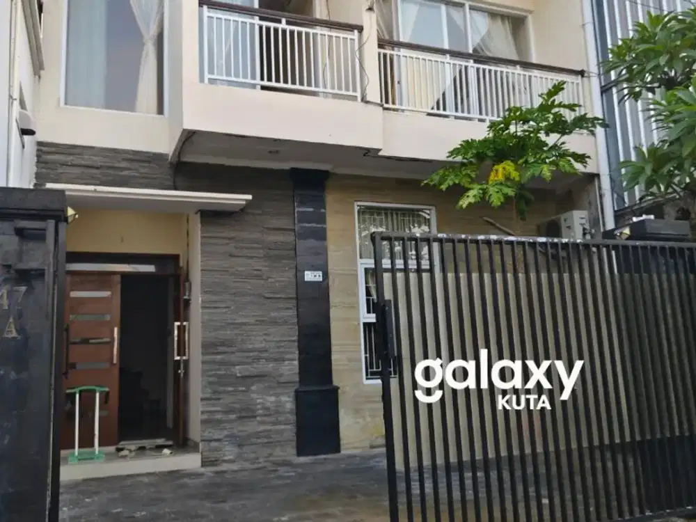 DISEWAKAN RUMAH 2 LANTAI MODERN MINIMALIS DI TAMAN BARUNA JIMBARAN BADUNG, BALI