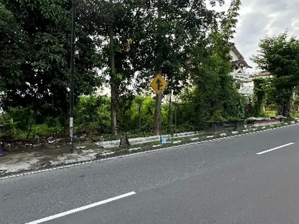 Tanah Strategis tepi jl. Magelang km 7 Dekat JCM, Terminal Jombor