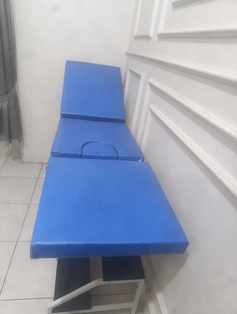 Bed Periksa Pasien kehamilan
