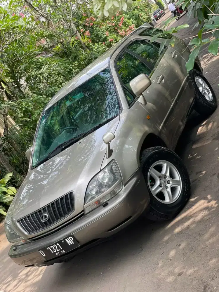 Toyota Harrier 2WD AT
