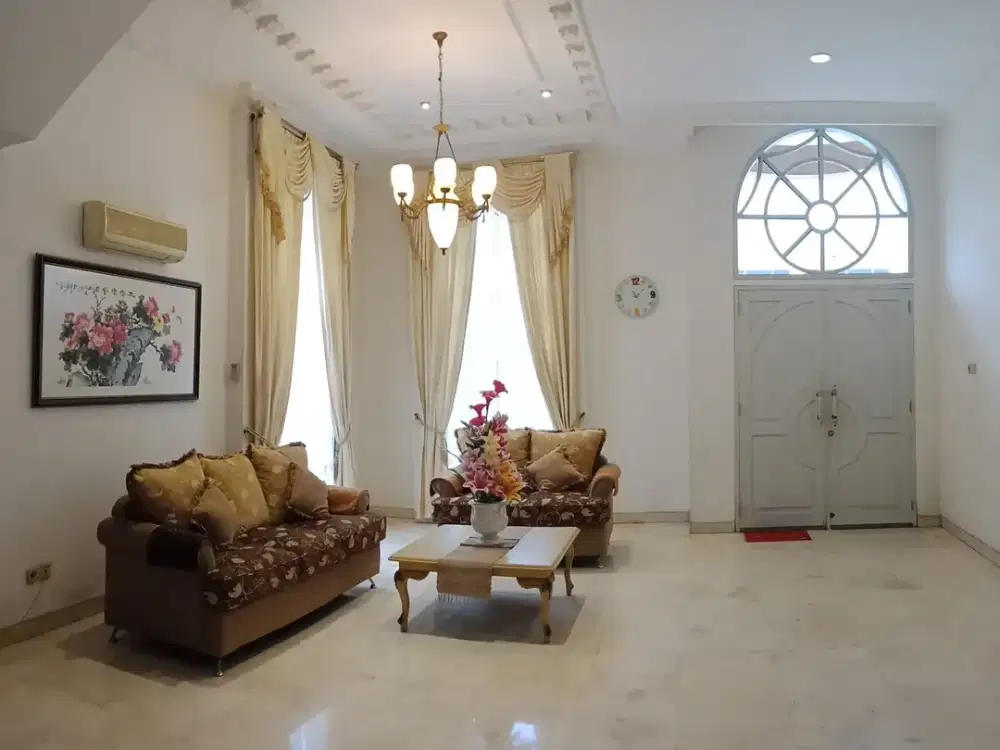 DIJUAL RUMAH VILLA GADING INDAH DI KELAPA GADING!