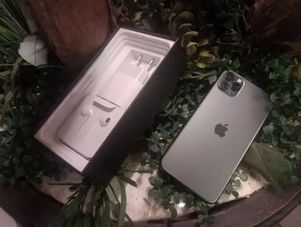 Iphone 11 pro max 256gb lebih jelas baru