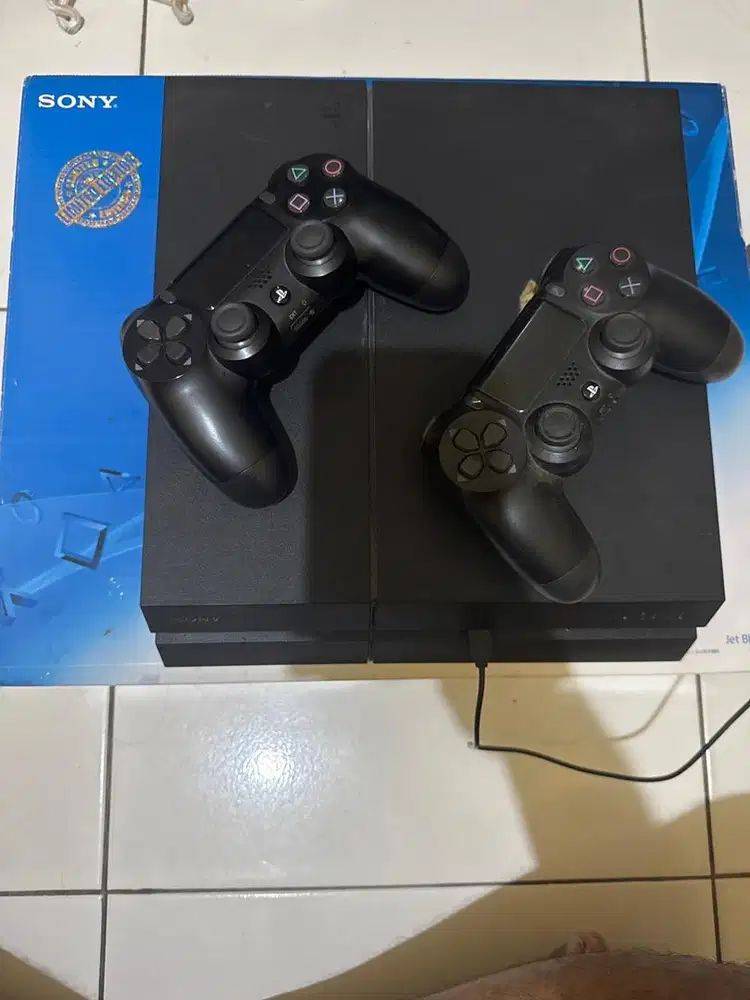 Jual cepat ps4 500gb seri 12