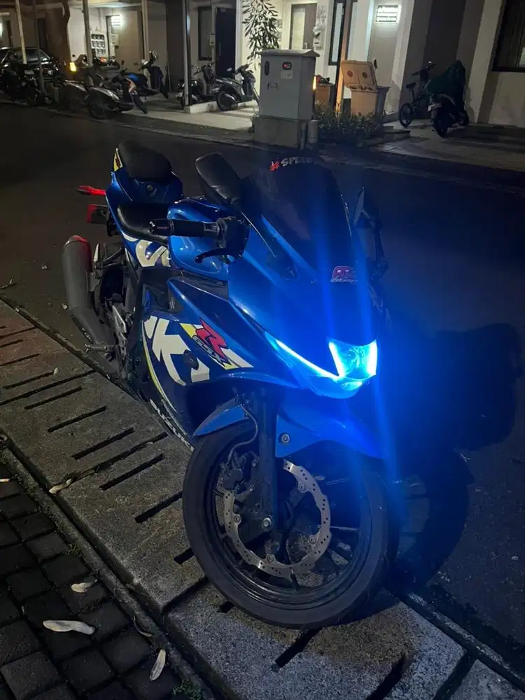 SUZUKI GSX R150 2017
