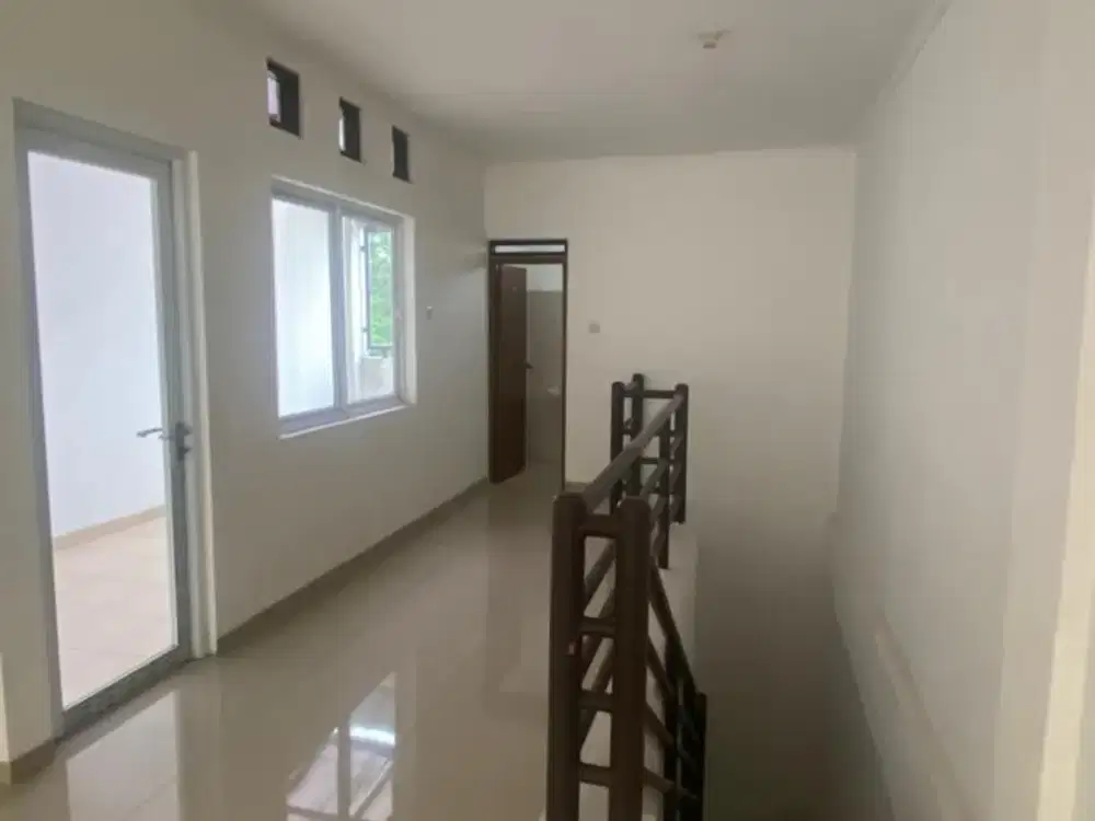 Dijual Ruko Sektor 4 BSD  Ruko Full Renov Baru 2 lantai