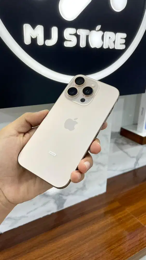 iPhone 16 Pro 256 gb iBox bh 100% garansi aktif sampai Mei 2026