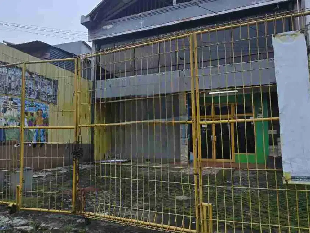 disewakan murah bangunan 2 lantai di pondok bambu jakarta timur
