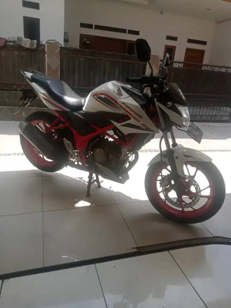 CB 150 R plat bandung