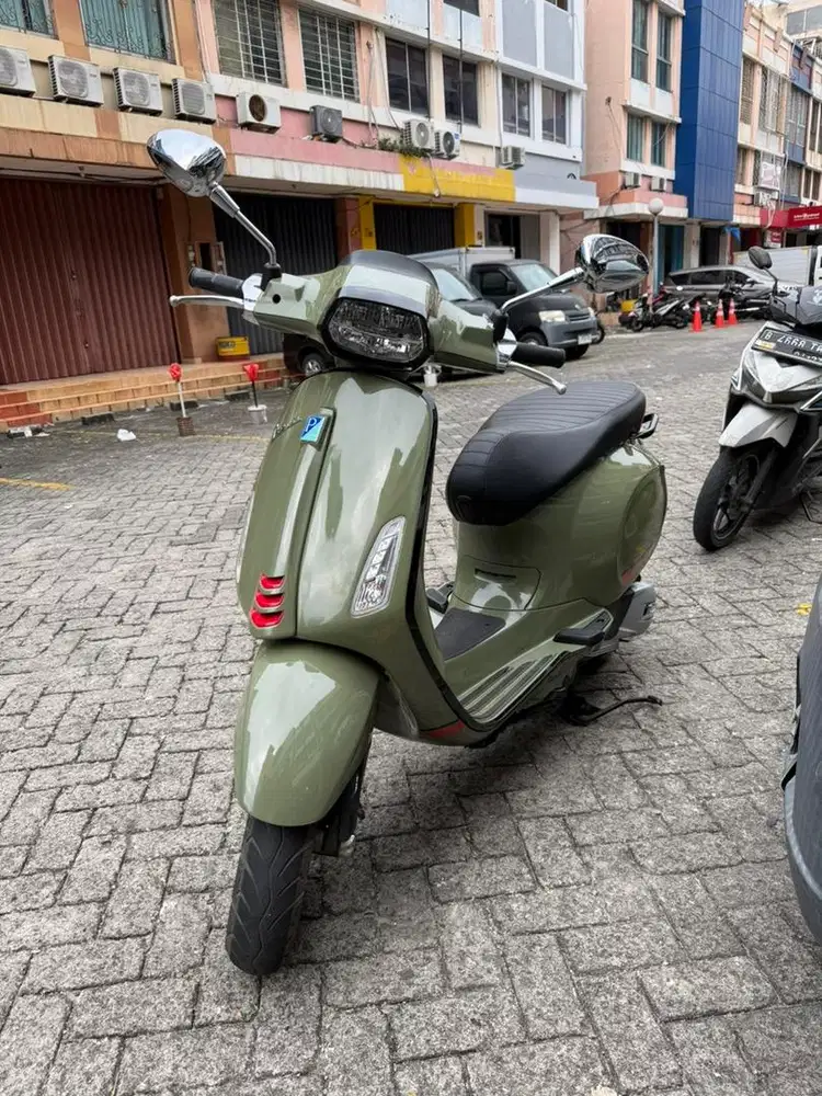 Vespa Sprint S 2022 Hijau