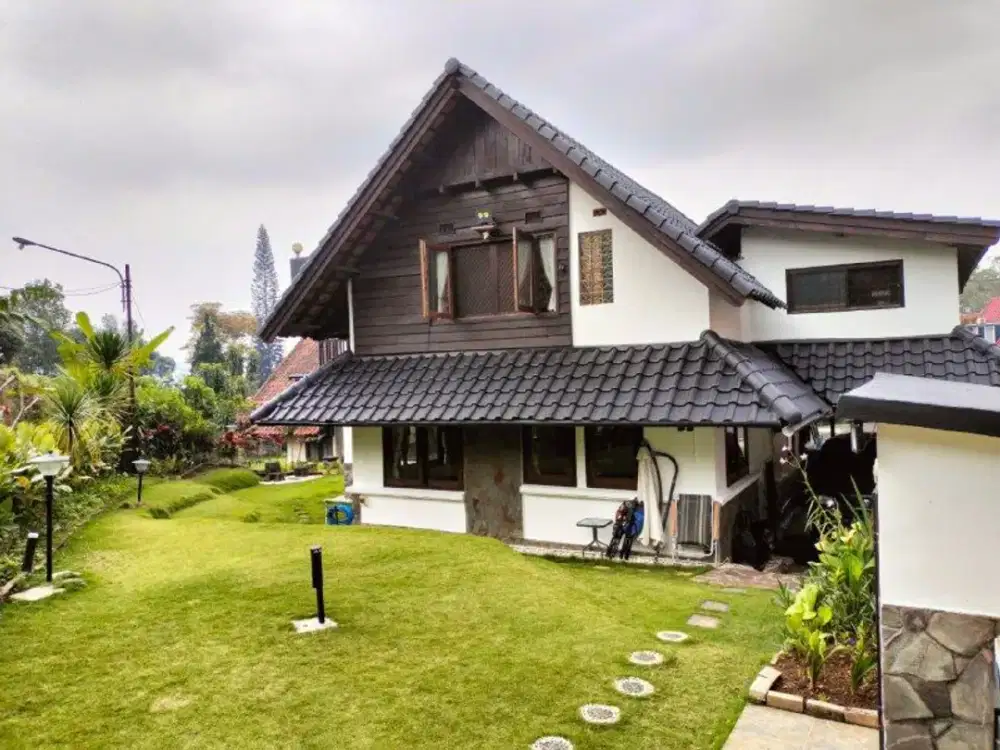 DIJUAL VILLA GRAND WHIZ TRAWAS - MOJOKERTO