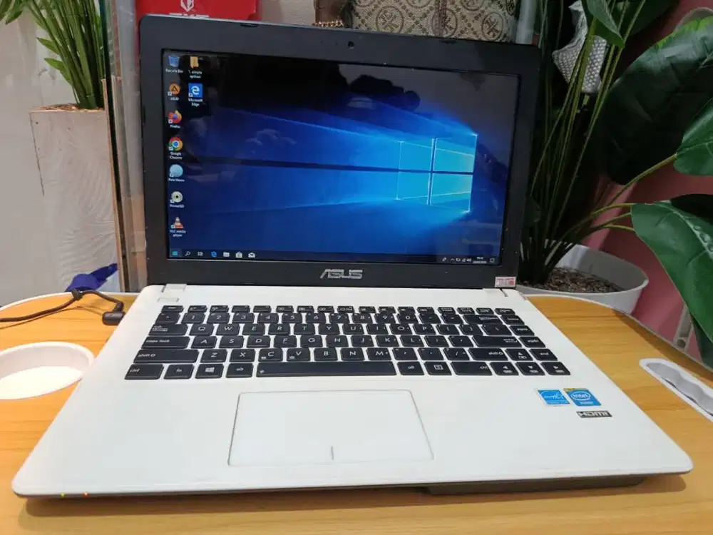 Laptop Asus X451C   Processor inter Celeron CPU 1007U 1.5GHz Ram 2 GB