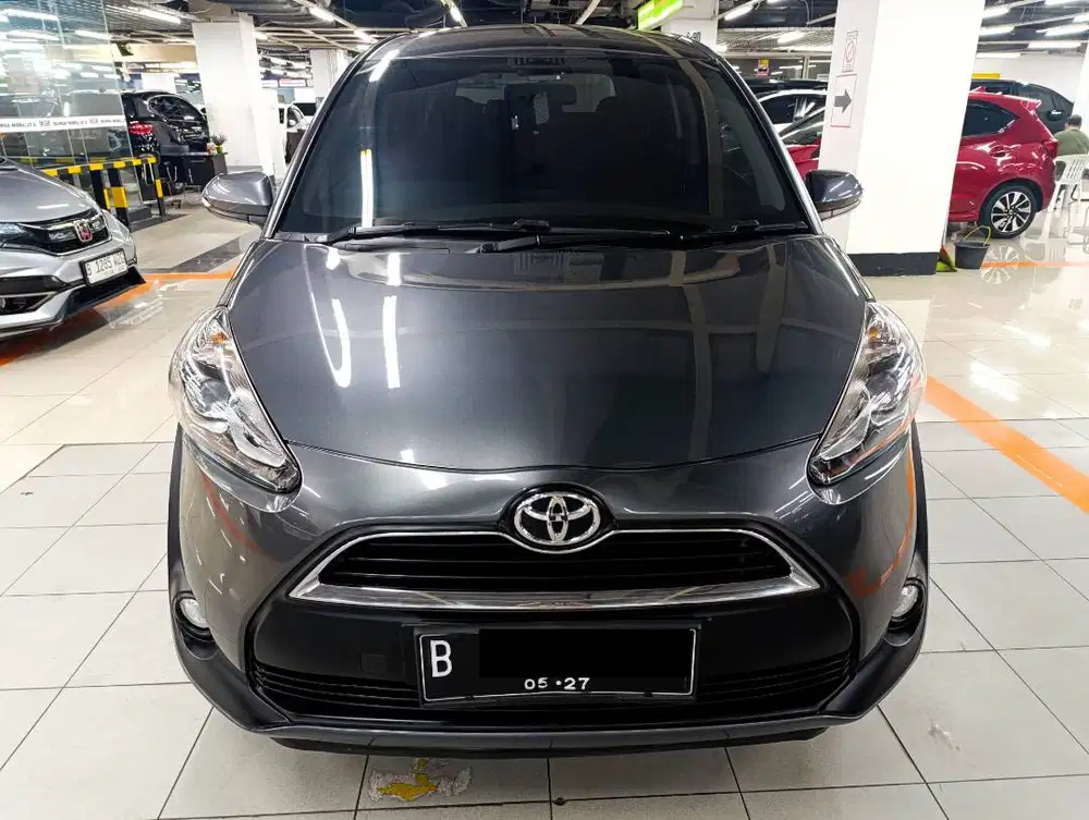 Toyota Sienta V 1.5 AT Tahun 2017/2018