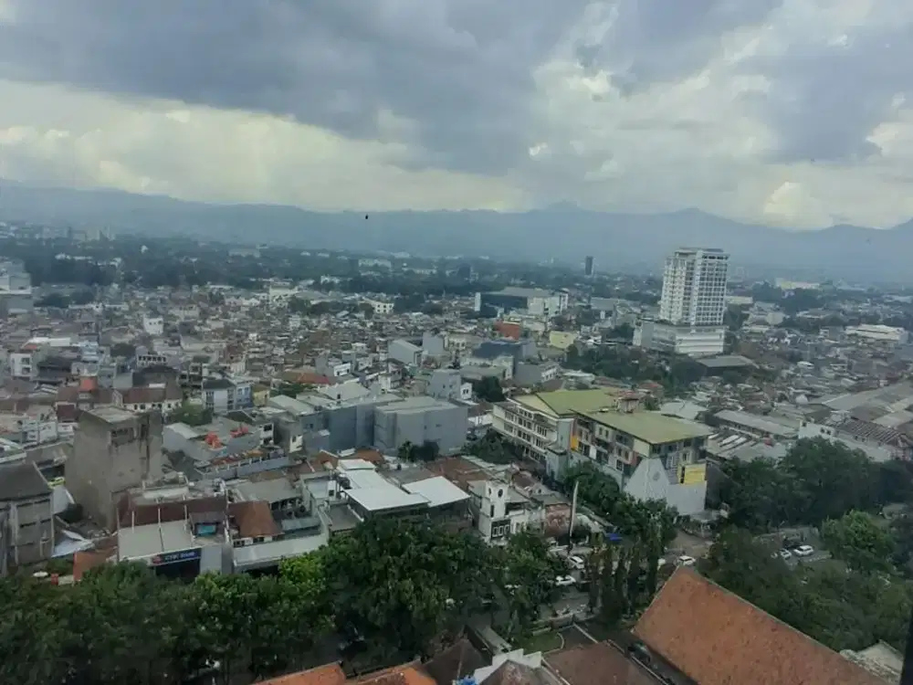 Dijual 2 bed room sudah plafond bagus siap huni view kota