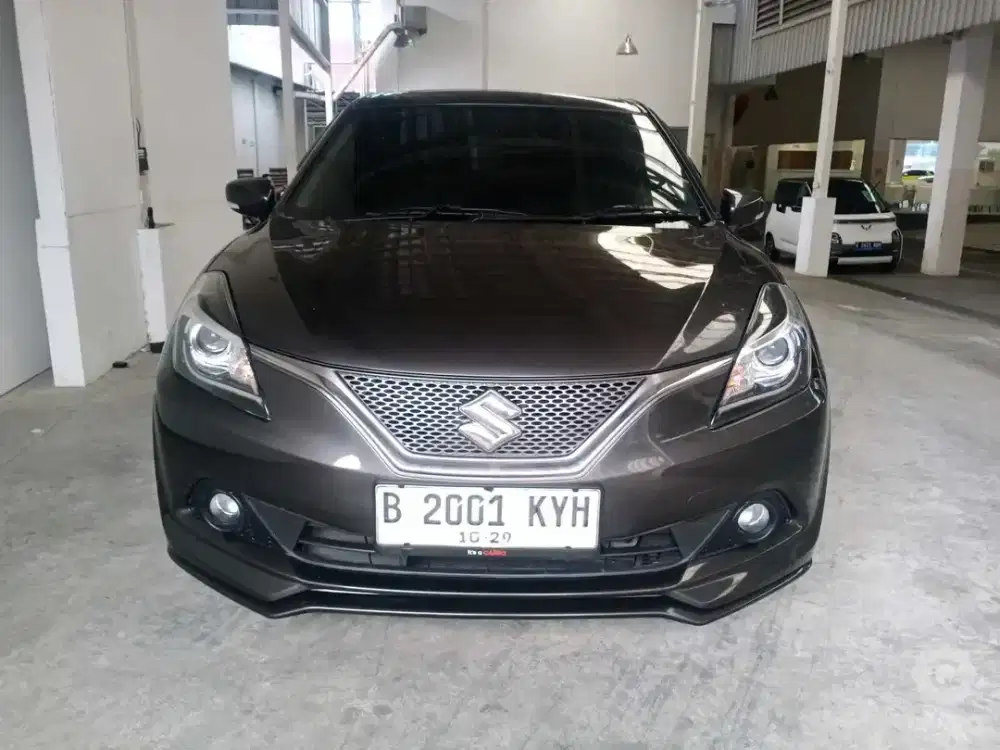 Suzuki Baleno Hatchback AT 2019 Abu-abu