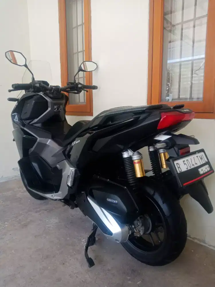 LOW KM! NEW HONDA ADV 160 CBS ISS HITAM FULL ORI KAYA BARU!