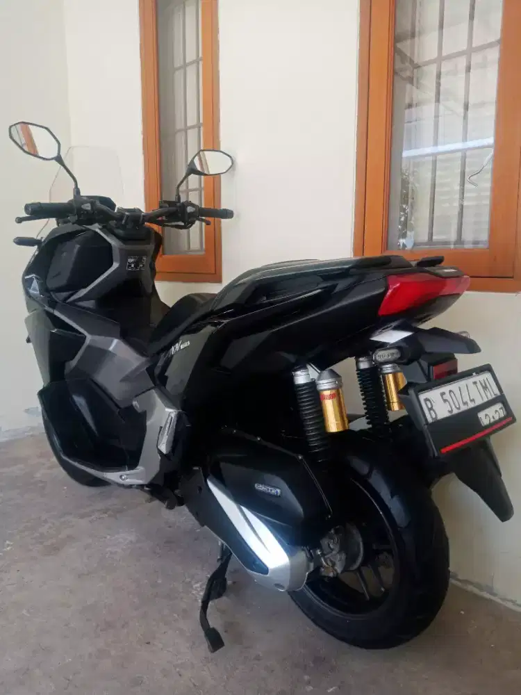 LOW KM! NEW HONDA ADV 160 CBS ISS HITAM FULL ORI KAYA BARU!