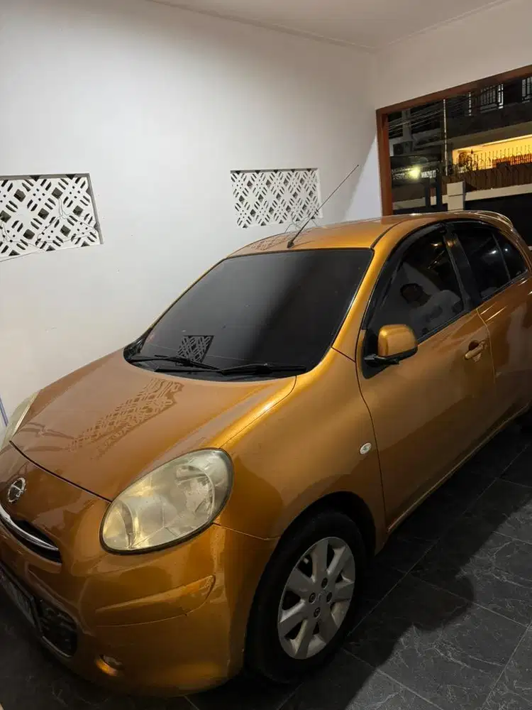 Nissan March 2013
