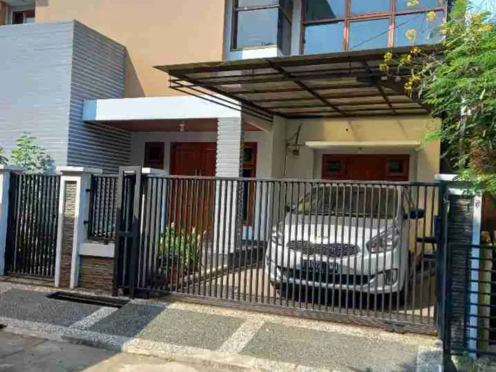 Rumah Modern Nyaman Privasi komplek jatinegara indah
