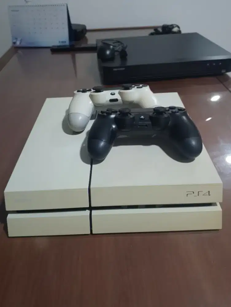 PS 4  Slim Sony Original  1 TB Second (Free Stik)