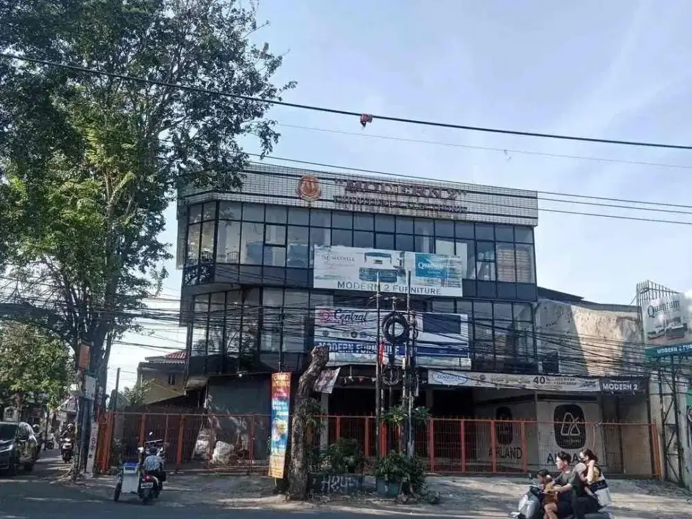 Ruko di jual atau di sewakan gedung 3 lantai, toko
modern 2 furniture, jalan Hos Cokro aminoto 
larangan indah Ciledug Tangerang banten.