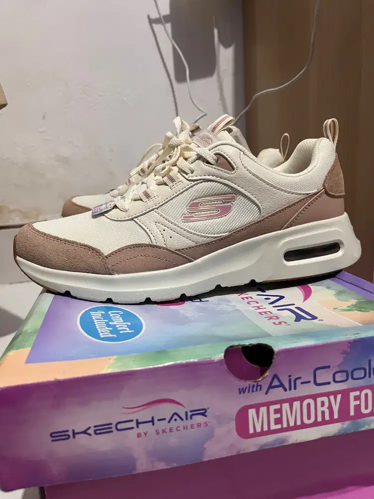Sepatu Skecher - Air Court - Retro Avenue