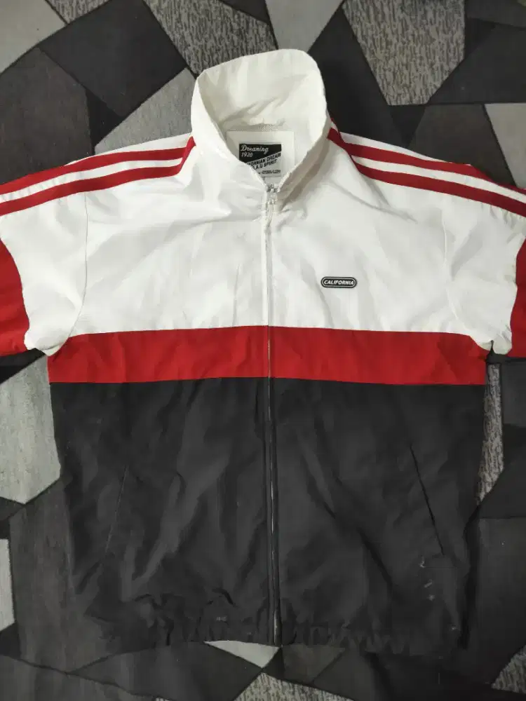 jaket traktop who.a.u California dream second like new