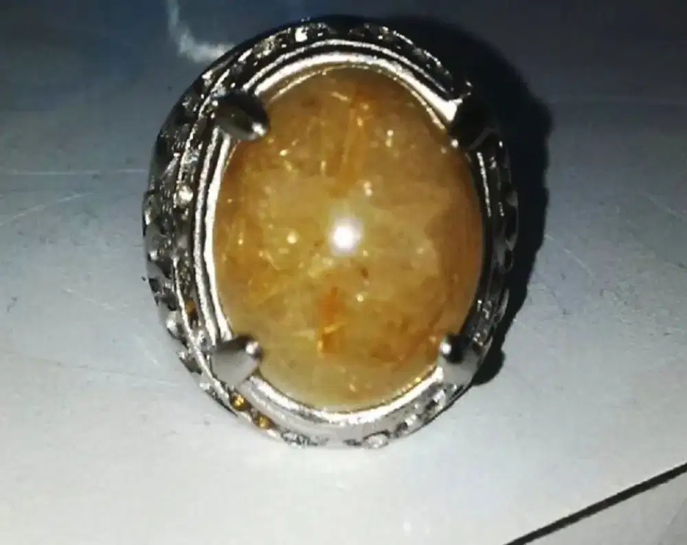 Batu Rambut Emas Sedana