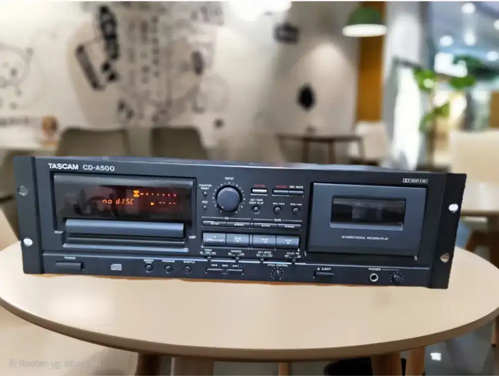 Tape merk Tascam CD A500 Kaset dan CD