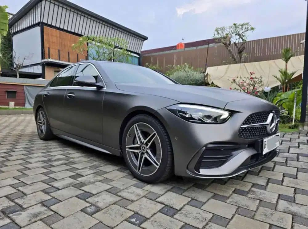 Mercedes-Benz C300 2023 Bensin Pemakaian 2024