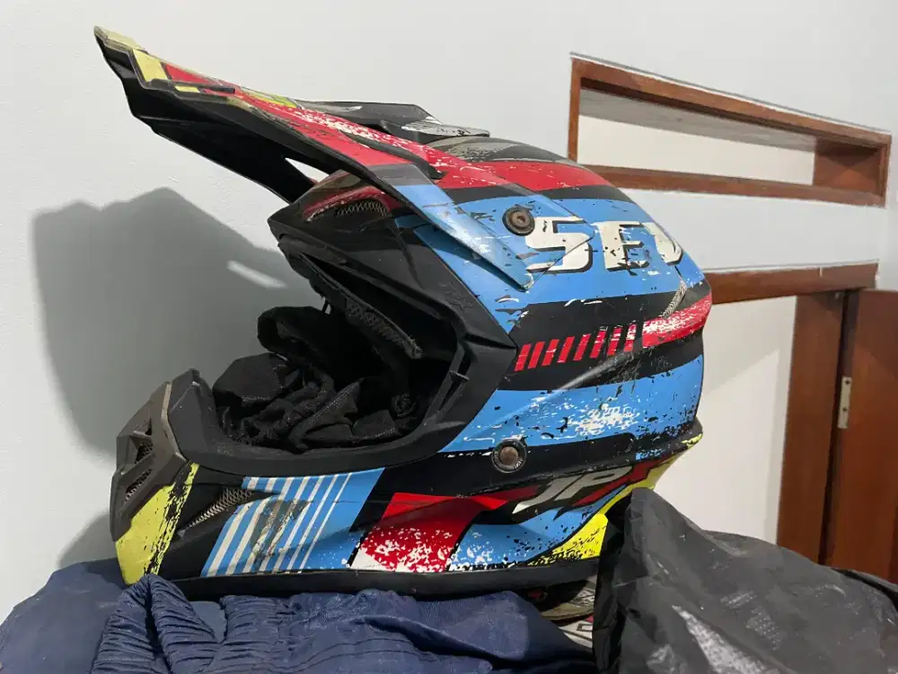 Jual helem jpx masih bagus minus pemakaian