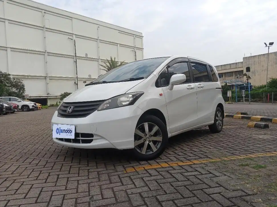 TDP 6,JT Honda Freed 1.5 S Bensin-AT Putih 2012