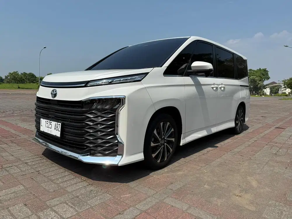 TOYOTA VOXY 2022 bs krd dp 30-40jt an