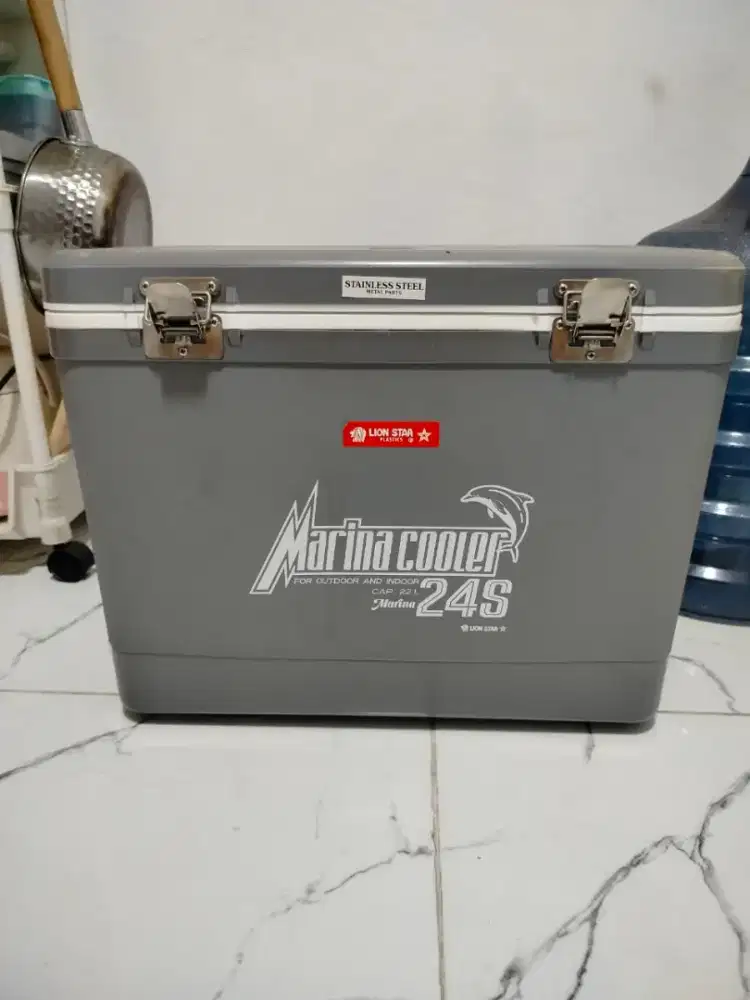 Dijual cooler box 22liter + 2teko