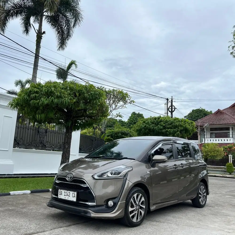 Toyota sienta q at 2017 istimewa (dp 20 jt)