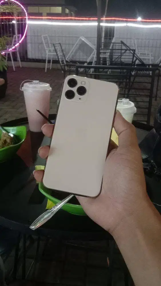 Iphone 11 pro 64gb XL Only
