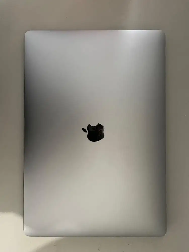 Macbook Pro 2018 15 Core i7 16/500GB