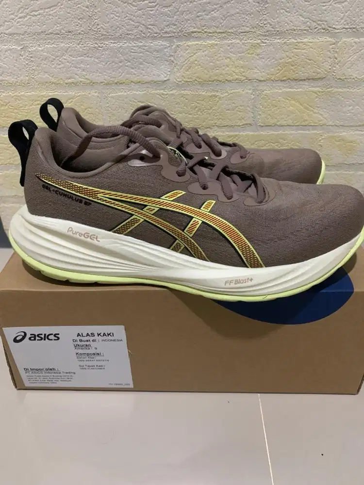 sepatu running asics
