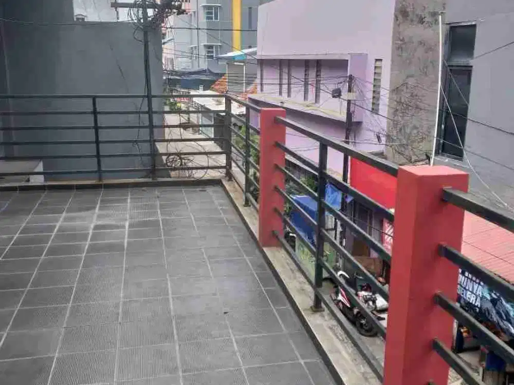 Disewakan Rumah 5 kamar di Taman Sari,Kebun Jeruk.Jakarta Pusat.