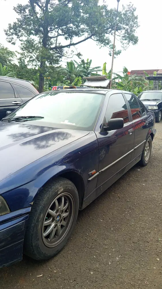 BMW 318i 1993 Bensin