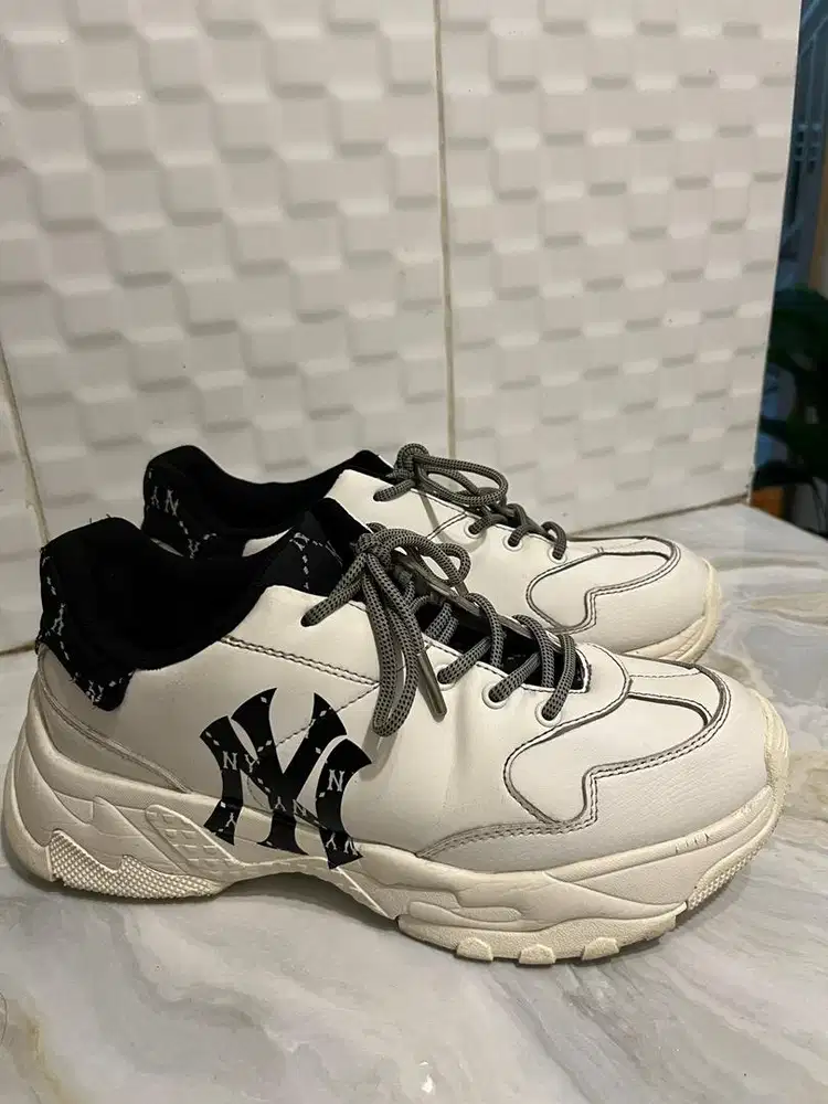 Sepatu sneaker MLB size 43