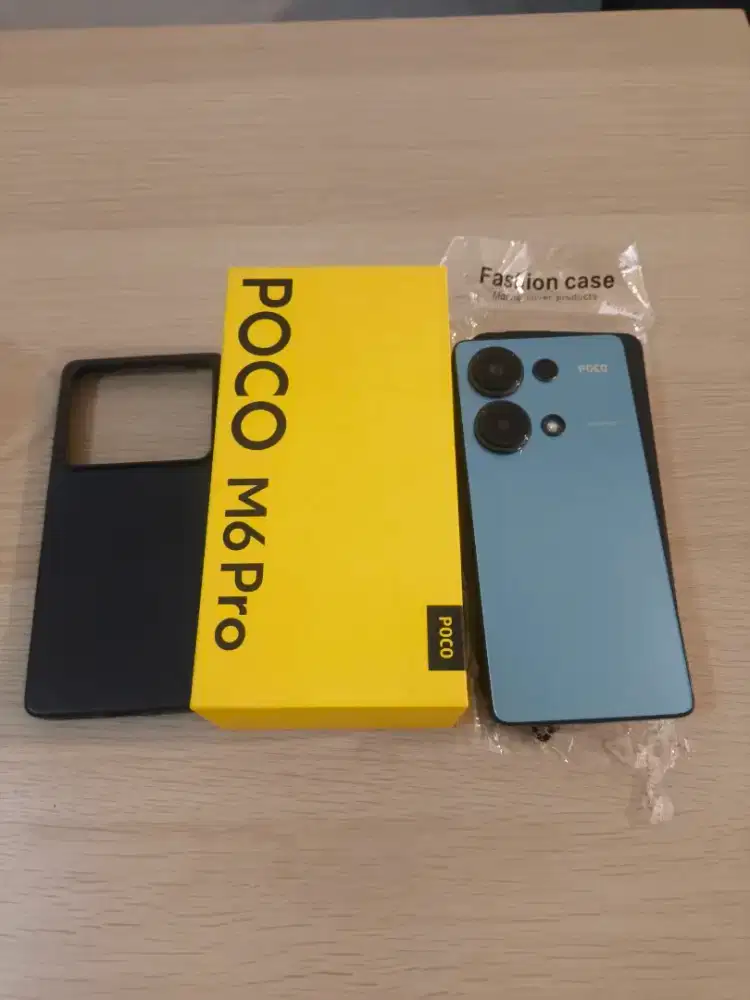 Poco m6 pro Ram 8+4/256 GB,minus retak sehelai aman